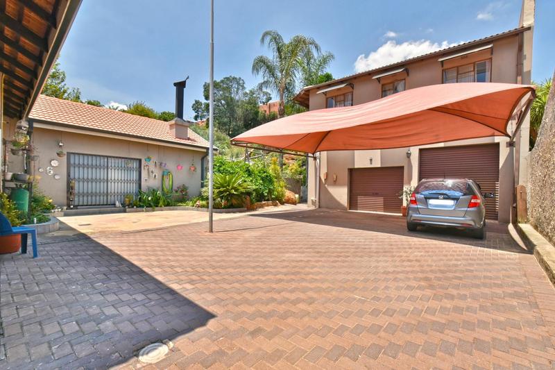 3 Bedroom Property for Sale in Oakdene Gauteng