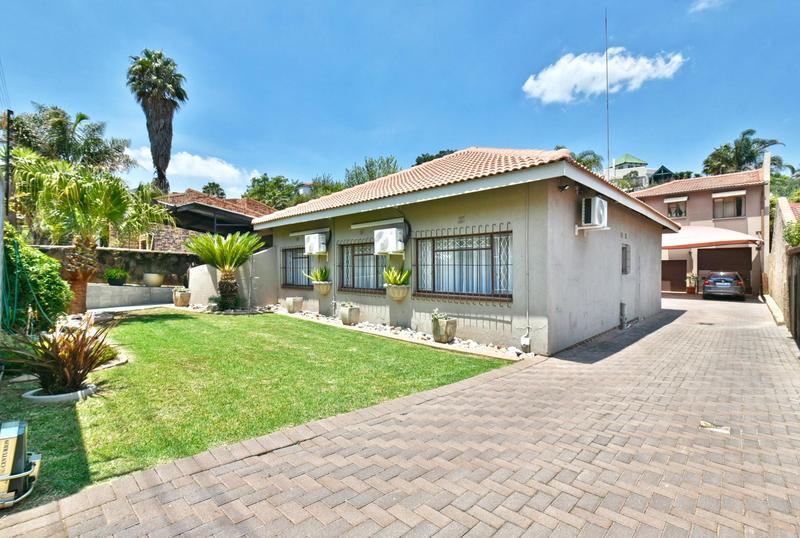 3 Bedroom Property for Sale in Oakdene Gauteng