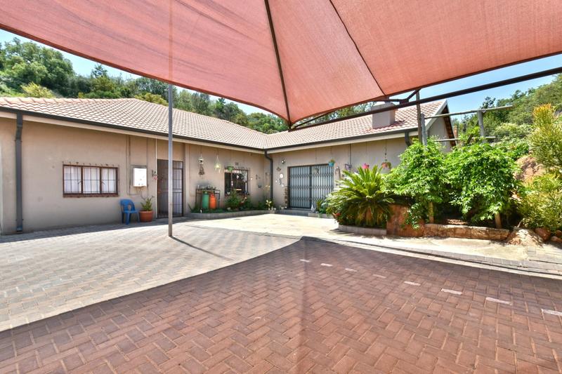 3 Bedroom Property for Sale in Oakdene Gauteng