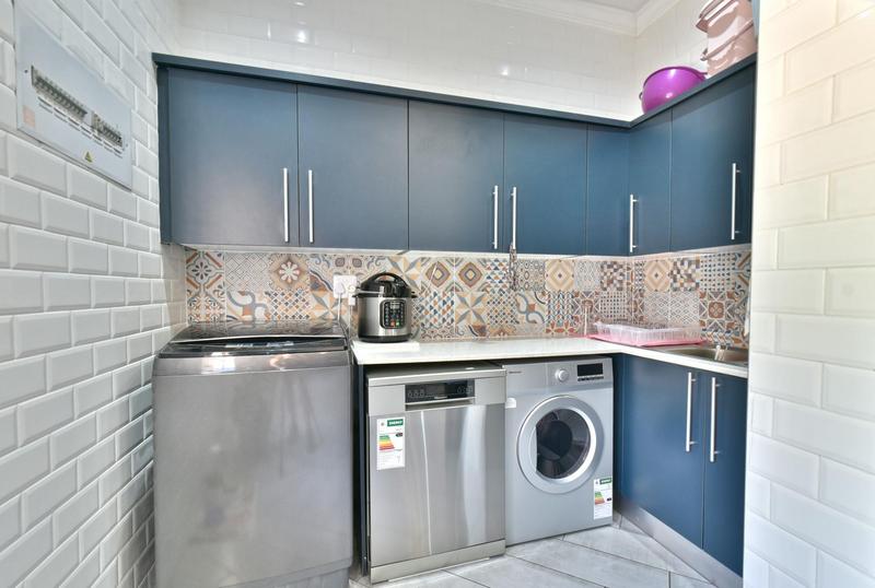 3 Bedroom Property for Sale in Oakdene Gauteng