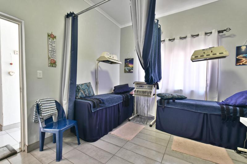 3 Bedroom Property for Sale in Oakdene Gauteng