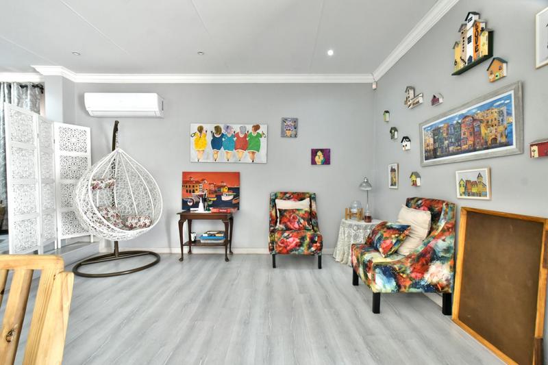 3 Bedroom Property for Sale in Oakdene Gauteng