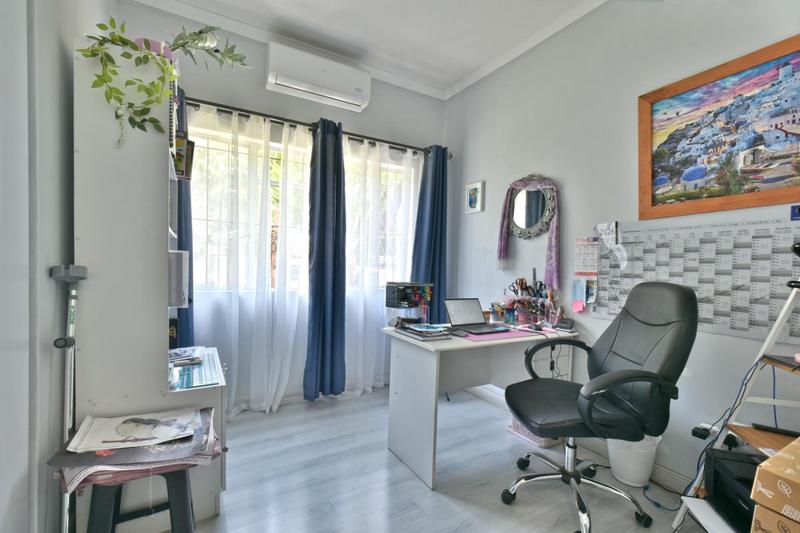 3 Bedroom Property for Sale in Oakdene Gauteng