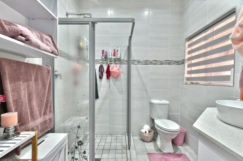 3 Bedroom Property for Sale in Oakdene Gauteng