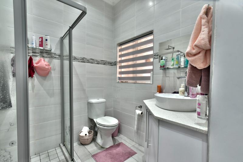 3 Bedroom Property for Sale in Oakdene Gauteng