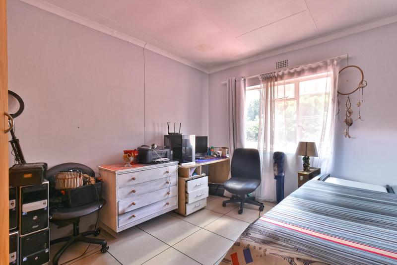 3 Bedroom Property for Sale in Oakdene Gauteng