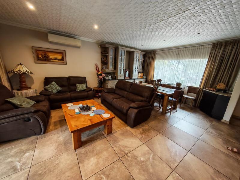 3 Bedroom Property for Sale in Vanderbijlpark SE 6 Gauteng