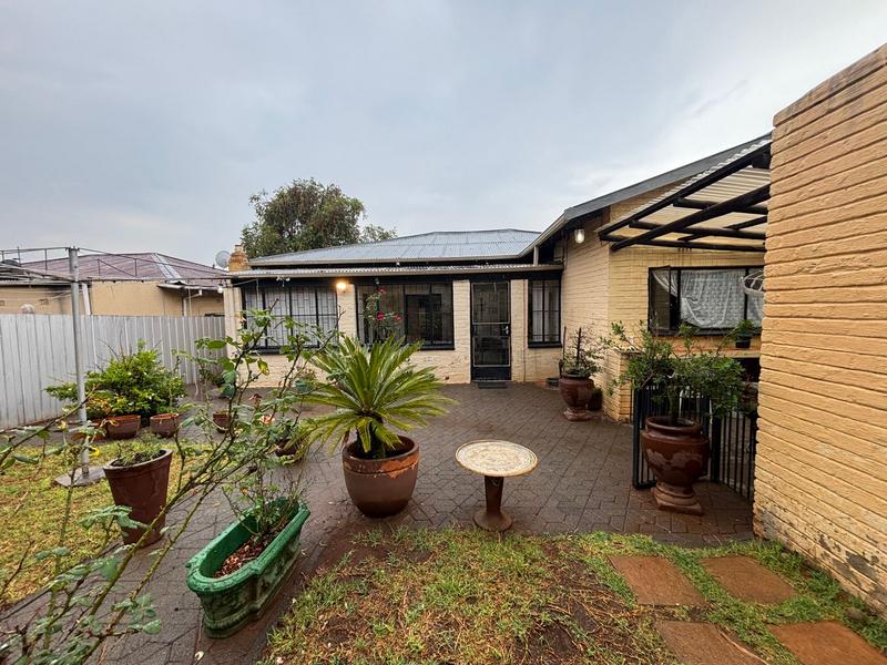 4 Bedroom Property for Sale in Westdene Gauteng