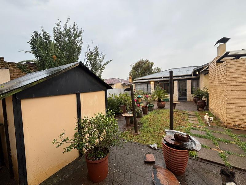 4 Bedroom Property for Sale in Westdene Gauteng