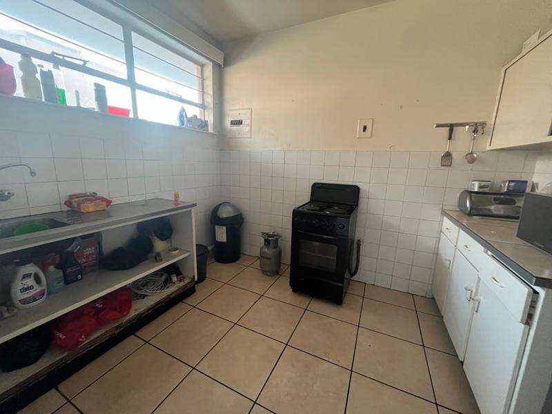 To Let 2 Bedroom Property for Rent in Florida Lake Gauteng