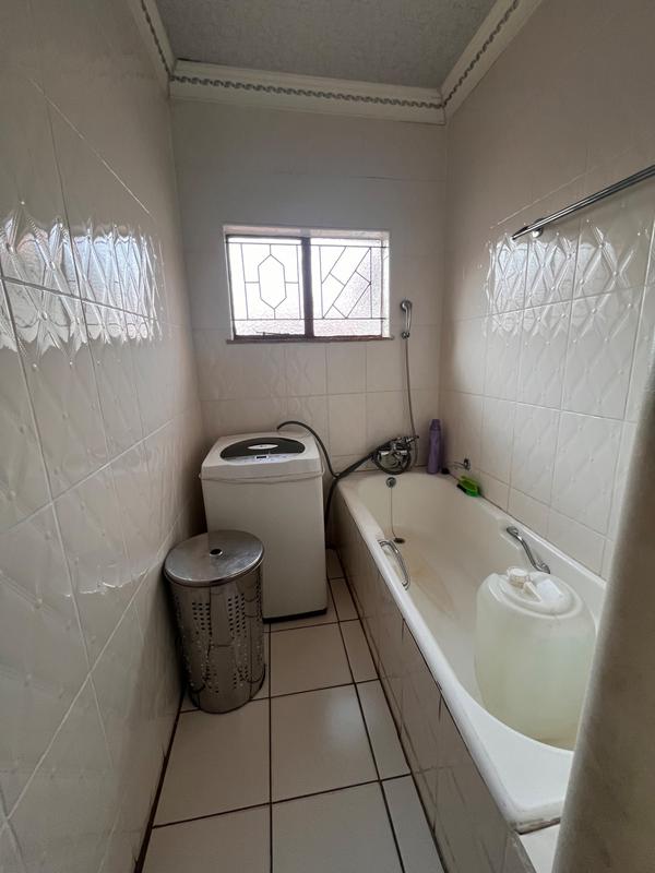 5 Bedroom Property for Sale in Atteridgeville Gauteng