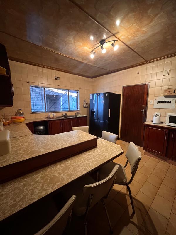 5 Bedroom Property for Sale in Atteridgeville Gauteng