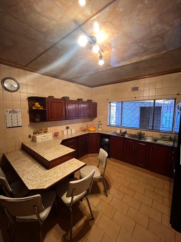 5 Bedroom Property for Sale in Atteridgeville Gauteng