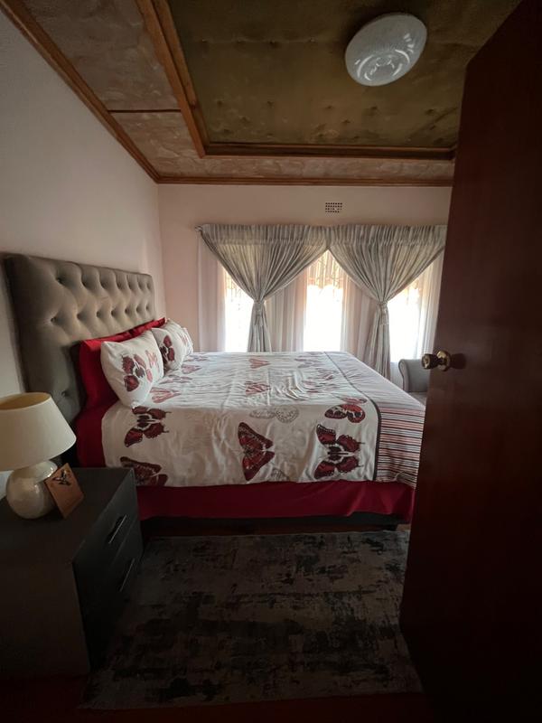 5 Bedroom Property for Sale in Atteridgeville Gauteng