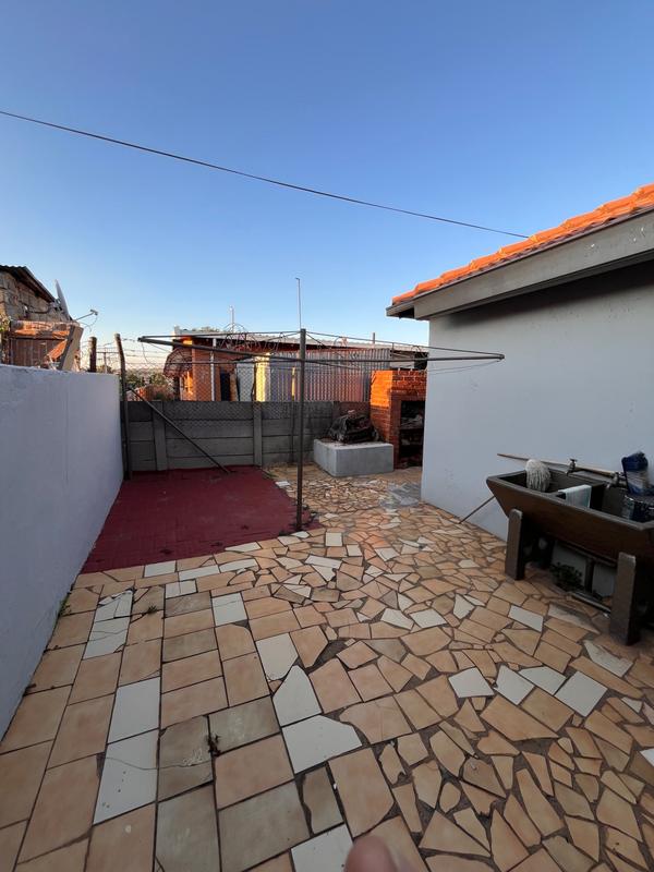 5 Bedroom Property for Sale in Atteridgeville Gauteng
