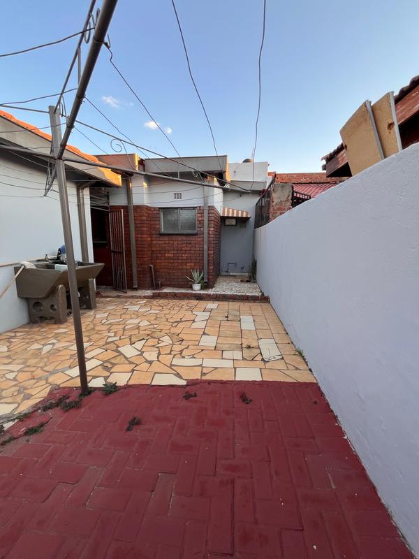 5 Bedroom Property for Sale in Atteridgeville Gauteng