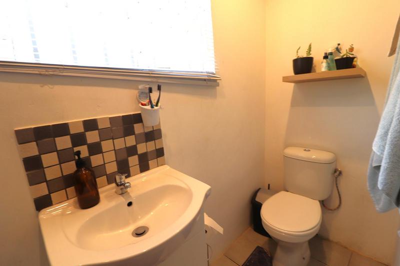 1 Bedroom Property for Sale in Fontainebleau Gauteng