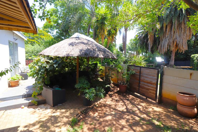 1 Bedroom Property for Sale in Fontainebleau Gauteng