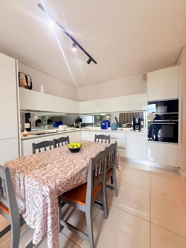 To Let 2 Bedroom Property for Rent in Houghton Estate Gauteng