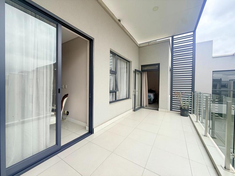 To Let 2 Bedroom Property for Rent in Houghton Estate Gauteng