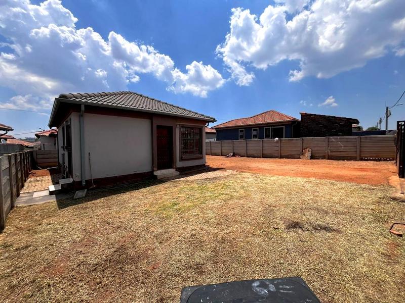 2 Bedroom Property for Sale in Witpoortjie Gauteng