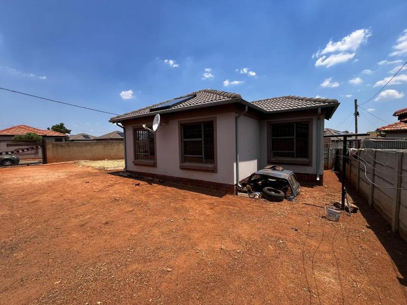2 Bedroom Property for Sale in Witpoortjie Gauteng