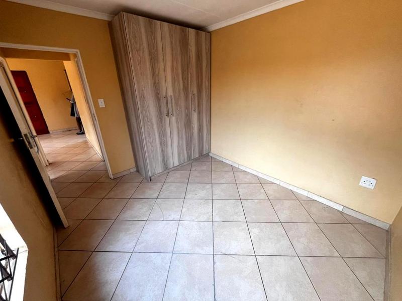 2 Bedroom Property for Sale in Witpoortjie Gauteng