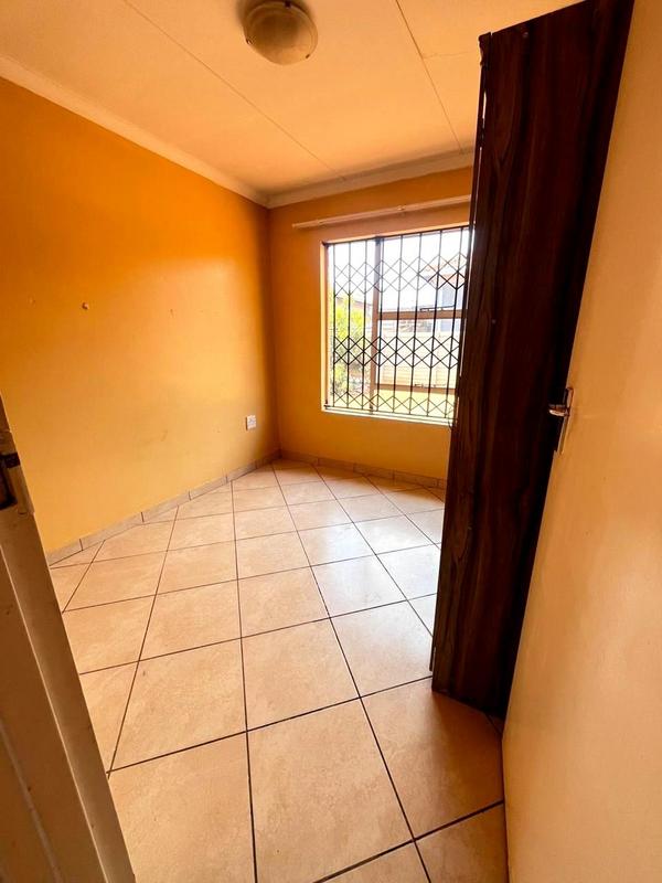 2 Bedroom Property for Sale in Witpoortjie Gauteng