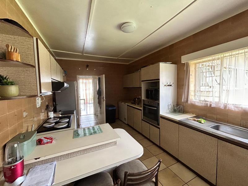 5 Bedroom Property for Sale in Selcourt Gauteng