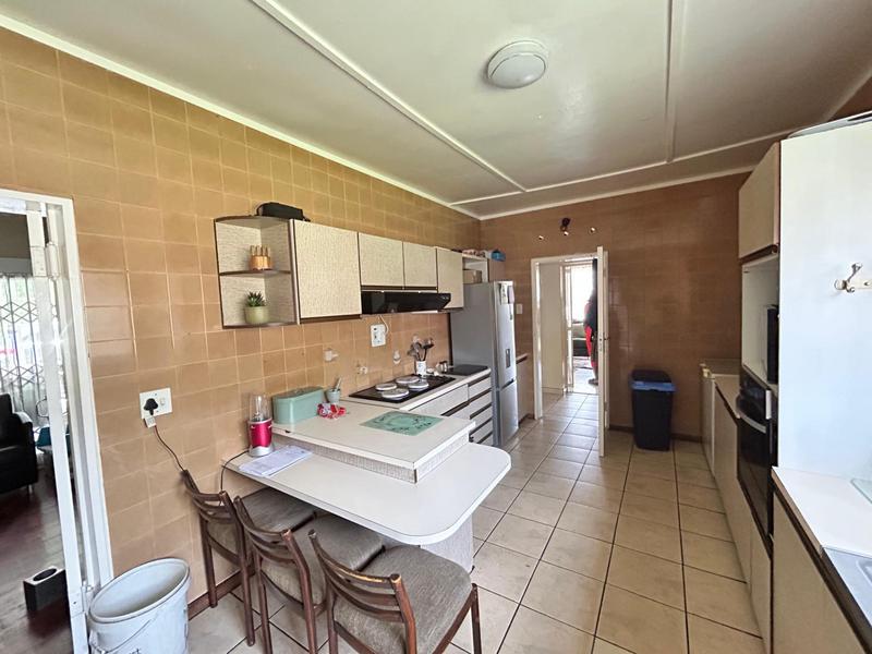 5 Bedroom Property for Sale in Selcourt Gauteng
