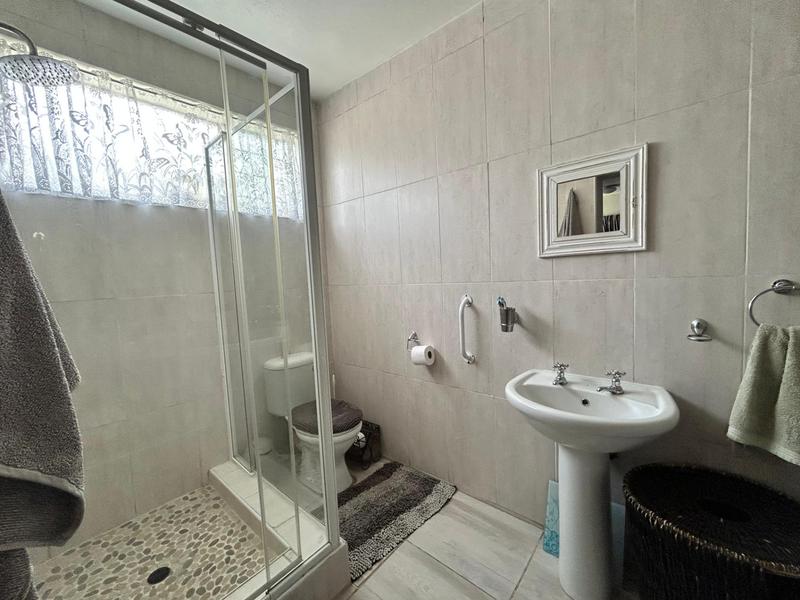 5 Bedroom Property for Sale in Selcourt Gauteng