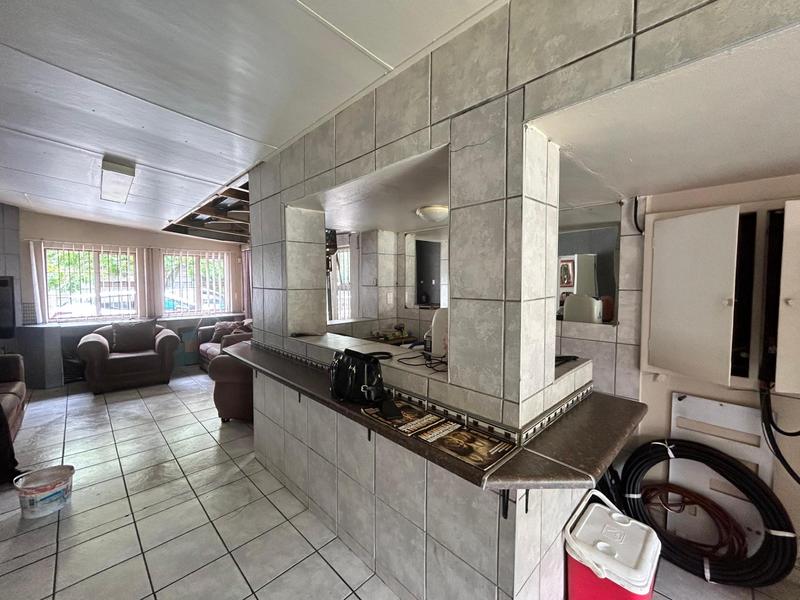 5 Bedroom Property for Sale in Selcourt Gauteng