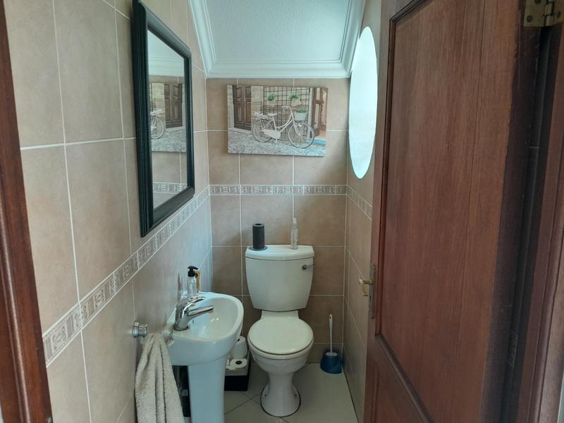 5 Bedroom Property for Sale in Oriel Gauteng