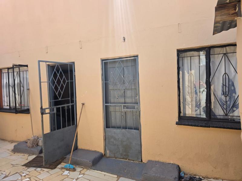 2 Bedroom Property for Sale in Lehae Gauteng