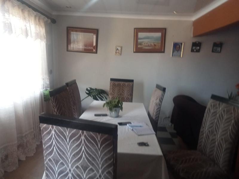 5 Bedroom Property for Sale in Zonkezizwe Gauteng