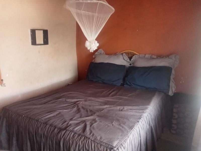 5 Bedroom Property for Sale in Zonkezizwe Gauteng