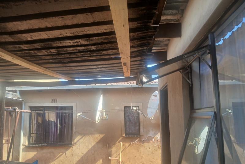 5 Bedroom Property for Sale in Zonkezizwe Gauteng