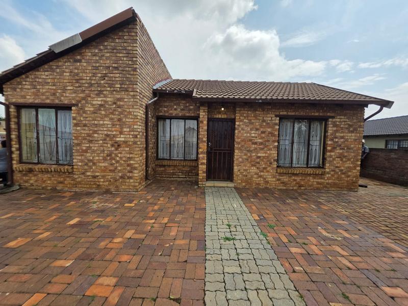 3 Bedroom Property for Sale in Crystal Park Gauteng