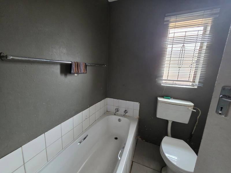 3 Bedroom Property for Sale in Crystal Park Gauteng