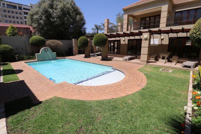 To Let 1 Bedroom Property for Rent in Sunninghill Gauteng