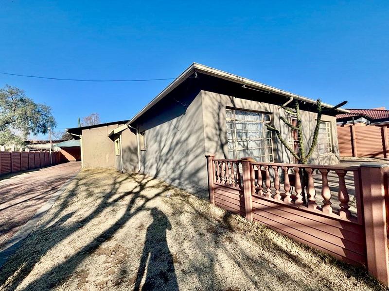 6 Bedroom Property for Sale in Vanderbijlpark CW 5 Gauteng