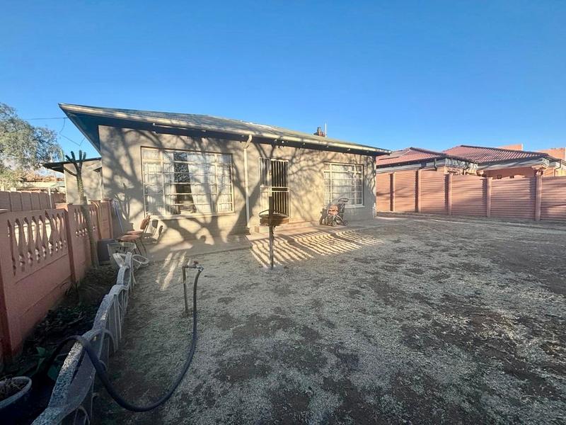 6 Bedroom Property for Sale in Vanderbijlpark CW 5 Gauteng