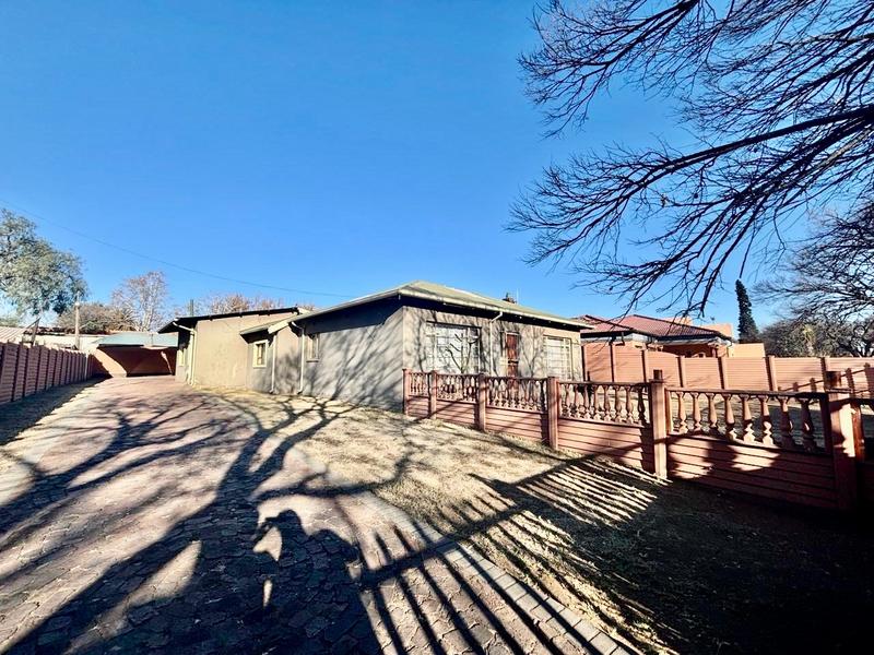 6 Bedroom Property for Sale in Vanderbijlpark CW 5 Gauteng