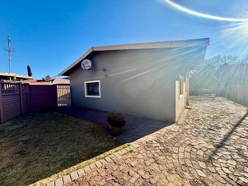 6 Bedroom Property for Sale in Vanderbijlpark CW 5 Gauteng