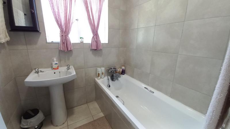 To Let 3 Bedroom Property for Rent in The Reeds Gauteng