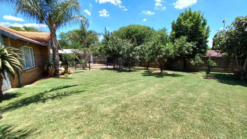 To Let 3 Bedroom Property for Rent in The Reeds Gauteng