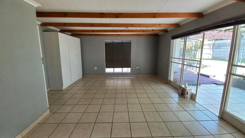 To Let 3 Bedroom Property for Rent in The Reeds Gauteng