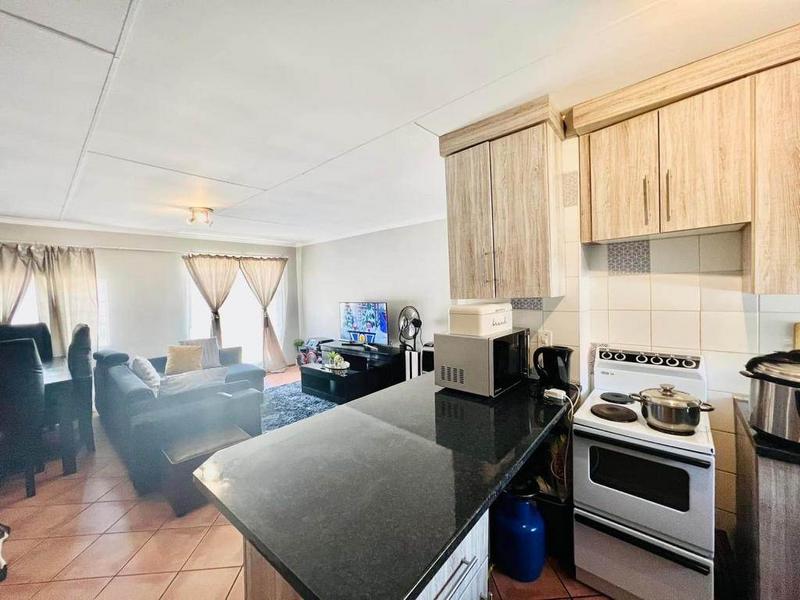 2 Bedroom Property for Sale in Die Hoewes Gauteng