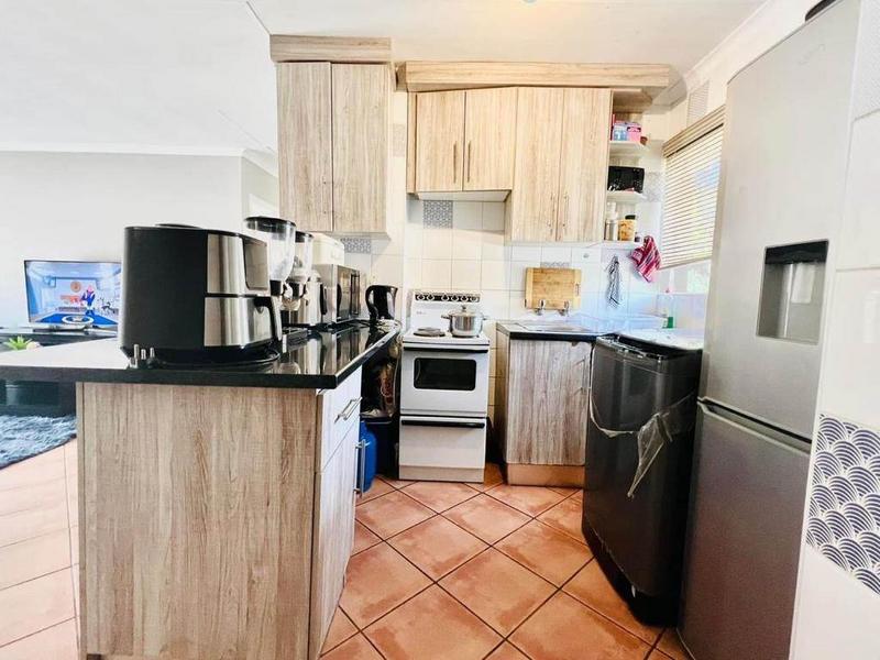 2 Bedroom Property for Sale in Die Hoewes Gauteng