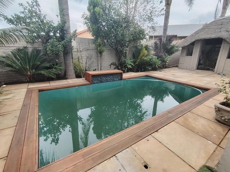 5 Bedroom Property for Sale in Amberfield Heights Gauteng